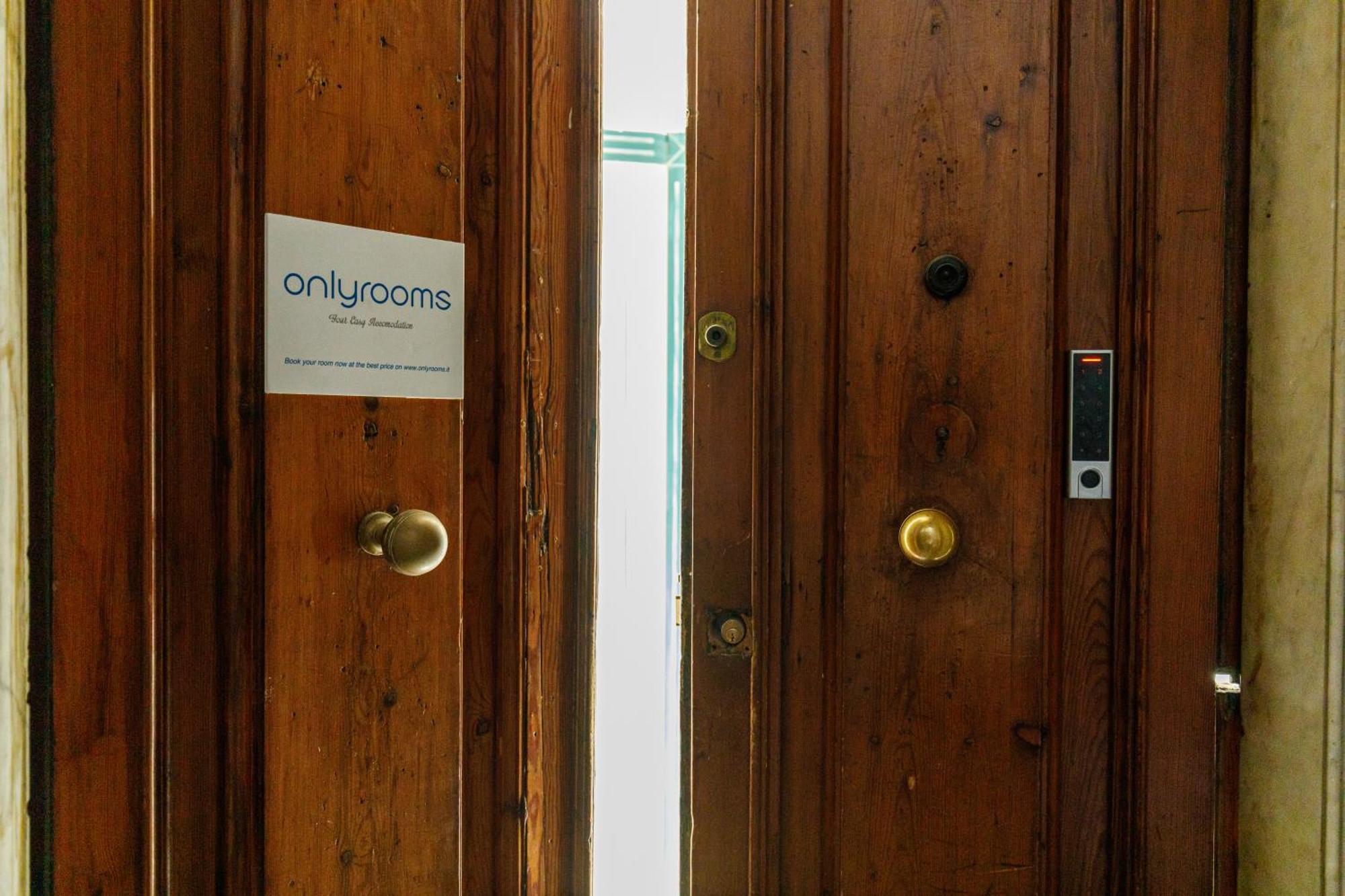 Onlyrooms III - Recommended For Under 30S Cagliari Esterno foto