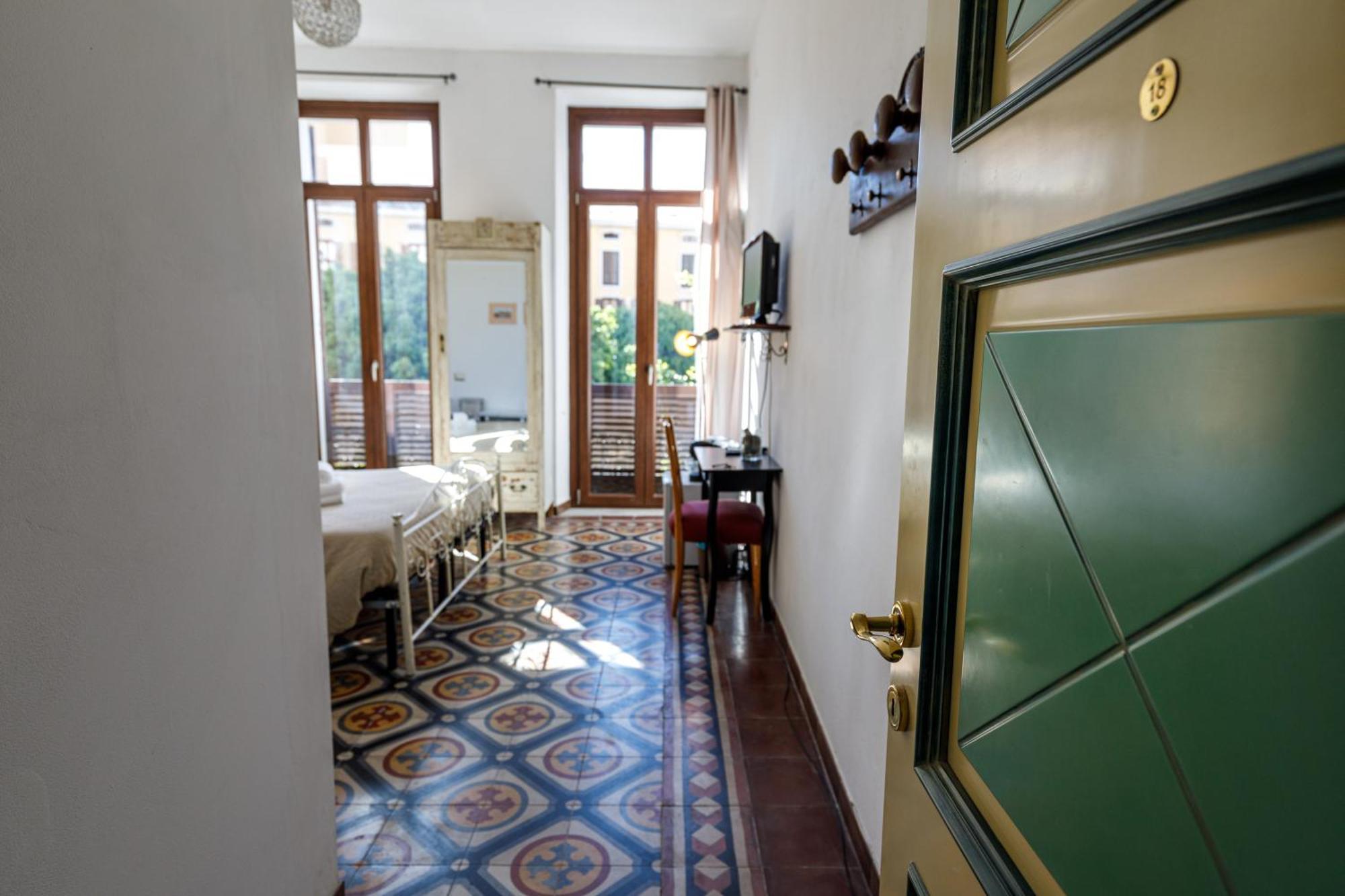 Onlyrooms III - Recommended For Under 30S Cagliari Esterno foto