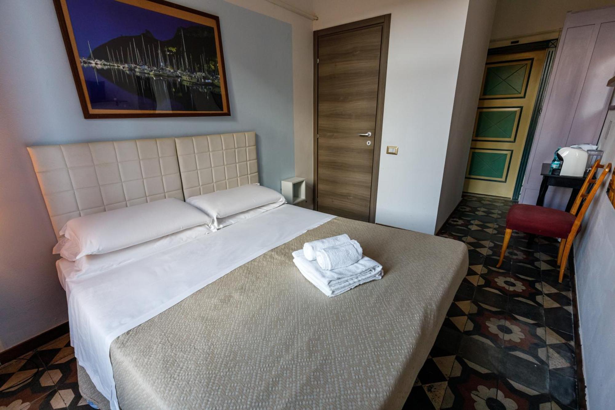 Onlyrooms III - Recommended For Under 30S Cagliari Esterno foto
