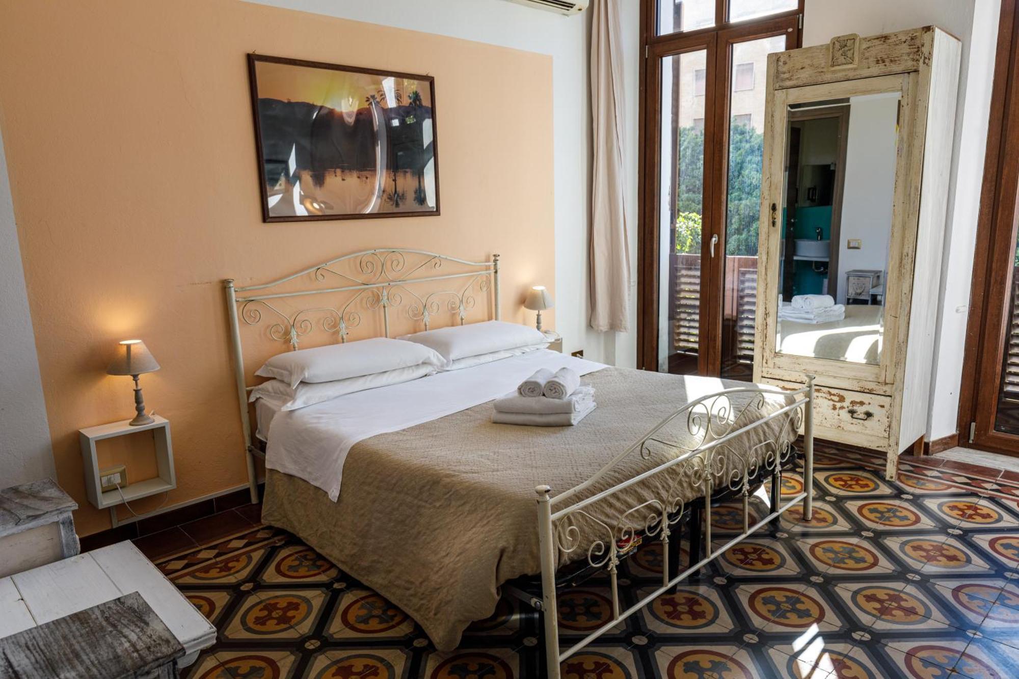 Onlyrooms III - Recommended For Under 30S Cagliari Esterno foto